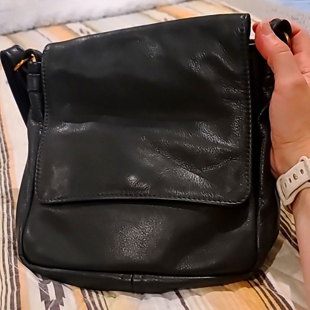 Beggar's pouch leather crossbody bag